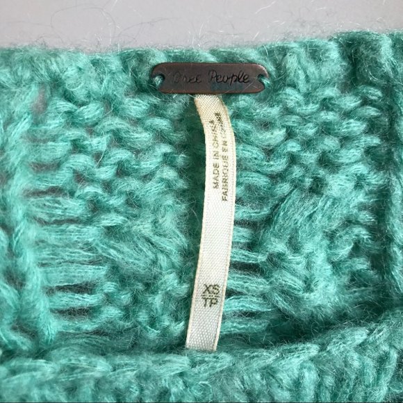 Free People Women’s Fluff Oversized Cable Knit Lace Sweater Mint Green XS - Picture 9 of 12